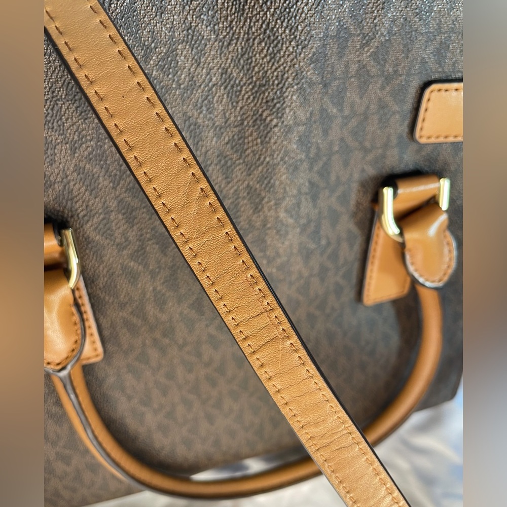 Michael Kors Leather Hamilton Satchel Bag Purse with Crossbody Strap - Picture 3 of 15